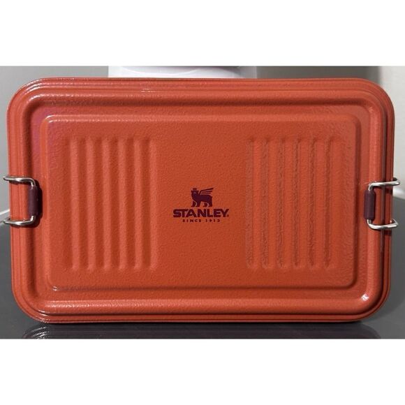 STANLEY CLASSIC LEGENDARY USEFUL BOX | 1.25 QT, HAMMERTONE CLAY - Picture 5 of 6